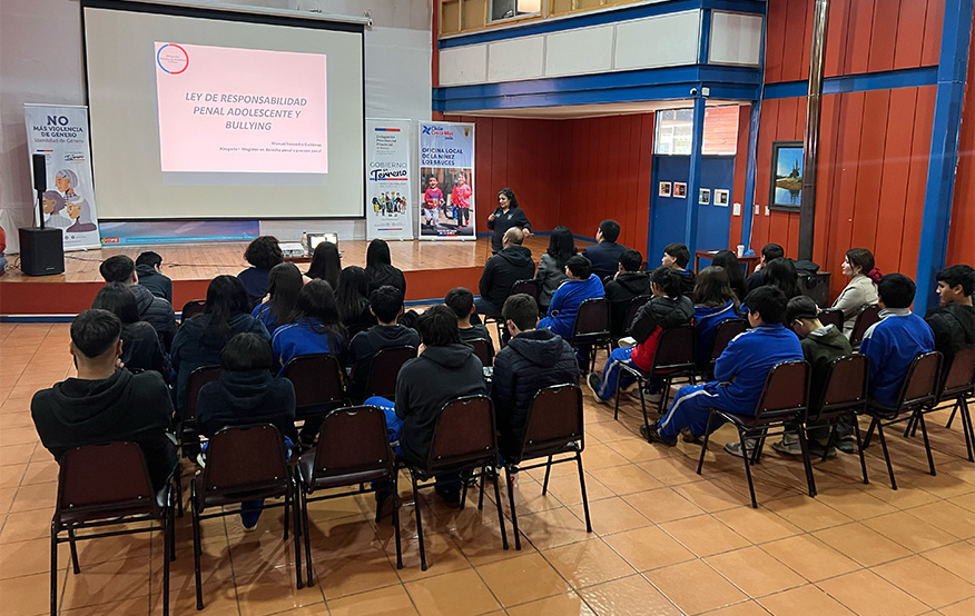 Gobierno en Terreno explica la Responsabilidad Penal Adolescente a dos colegios de Los Sauces