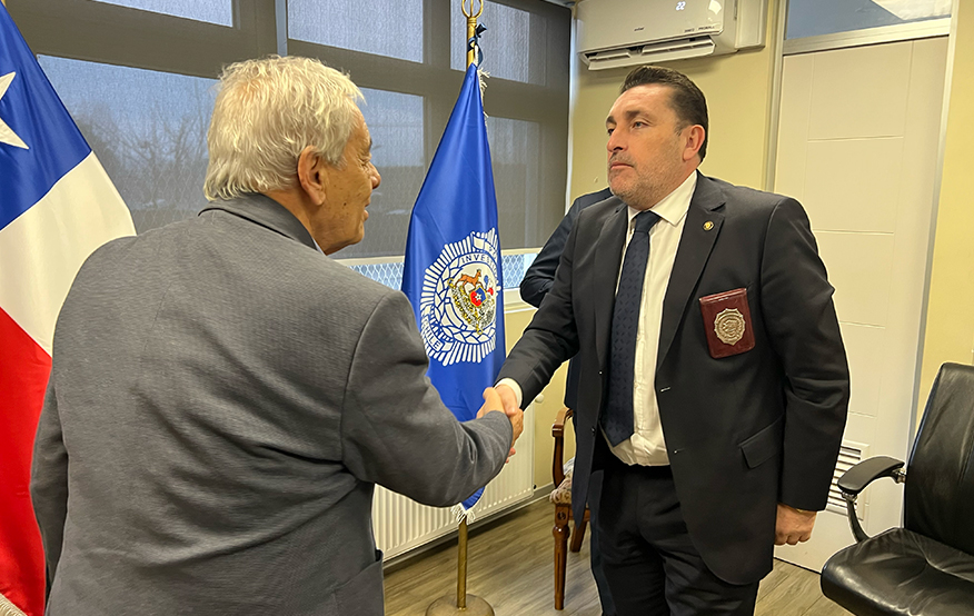 Delegado Leopoldo Rosales felicita a la PDI por su nonagésimo segundo aniversario